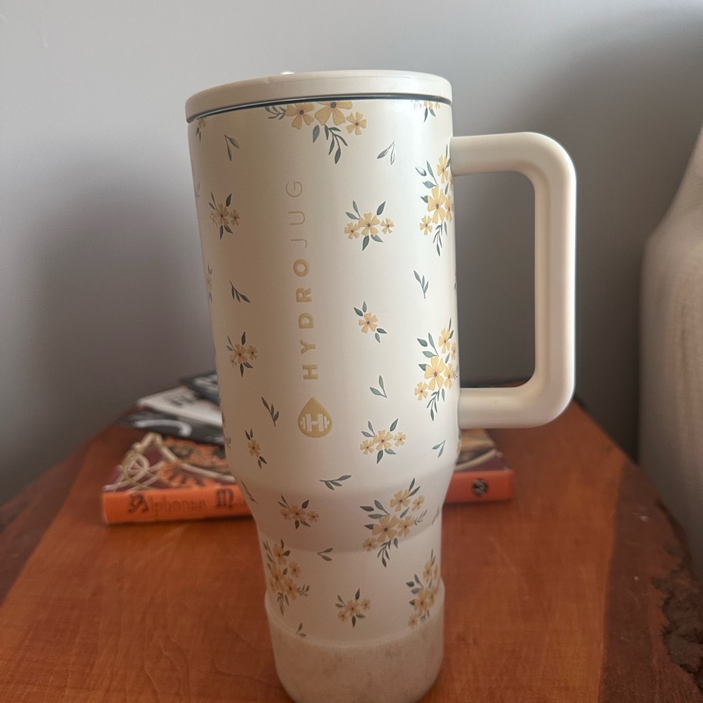 HydroJug Travler Cottage Core 40 oz